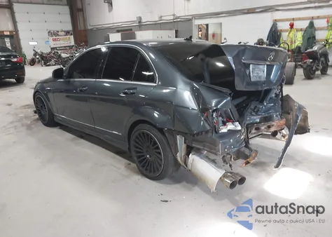 2009 Mercedes-Benz C 300 Sport 4Matic z USA, uszkodzony, nr VIN WDDGF81X59R076593